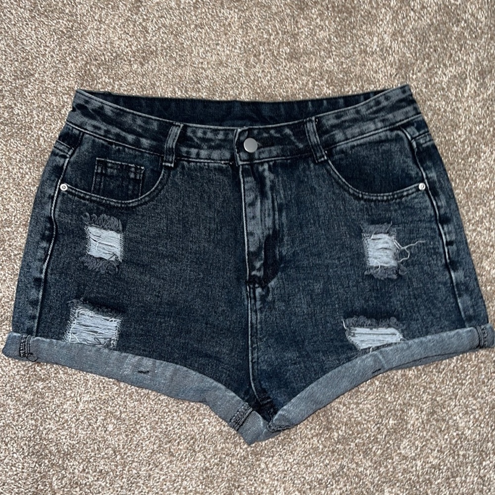 Super cute denim shorts